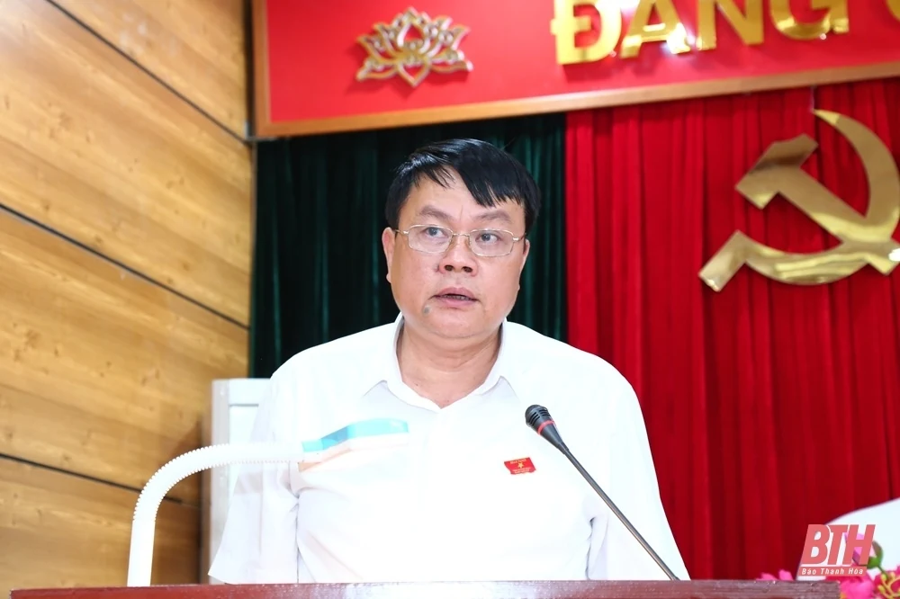 Phó Bí thư Thường trực Tỉnh ủy, Chủ tịch HĐND tỉnh, Trưởng Đoàn ĐBQH tỉnh Lại Thế Nguyên tiếp xúc cử tri huyện Ngọc Lặc