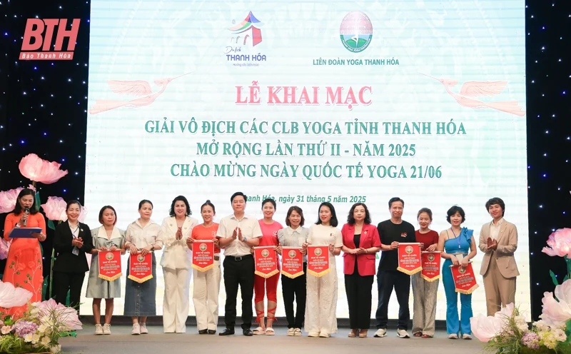 Hơn 100 VĐV tham gia Giải Yoga các CLB Yoga tỉnh Thanh Hóa mở rộng