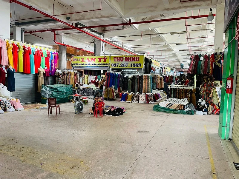 “Áp lực kép”, hàng loạt hộ kinh doanh cá thể đóng cửa: Hiểu sai chính sách thuế, từ chối chuyển khoản