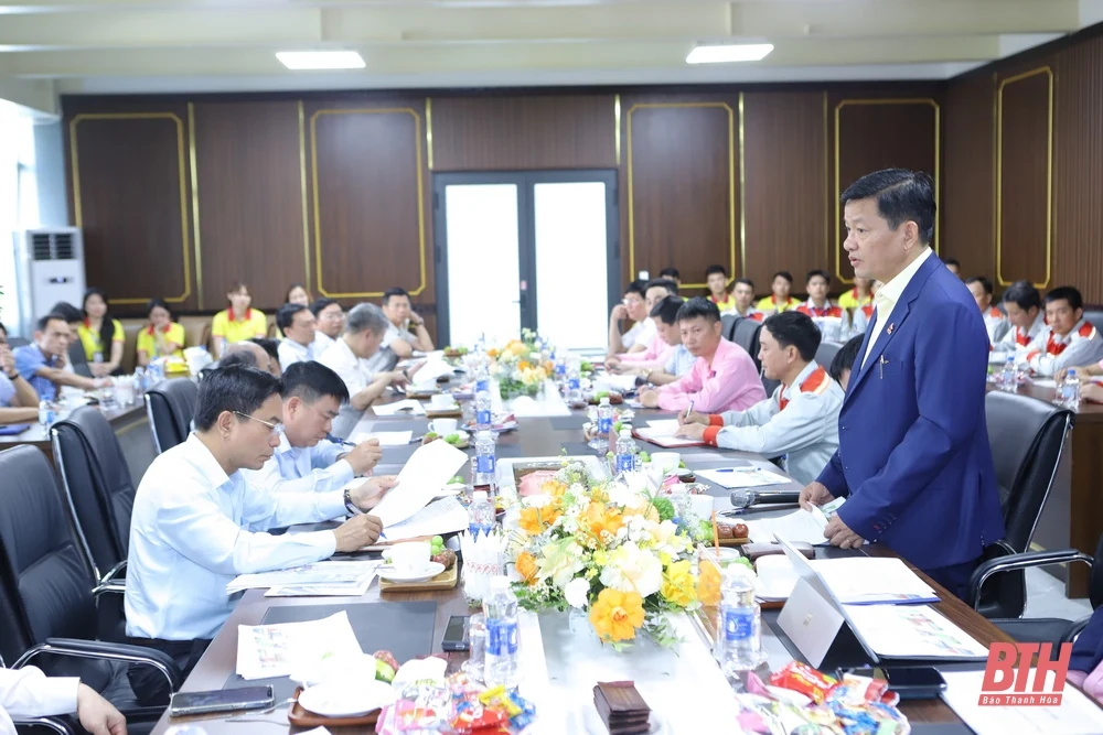 Bí thư Tỉnh ủy Nguyễn Doãn Anh kiểm tra tình hình sản xuất tại Nhà máy Cơ khí công nghệ cao Nghi Sơn và Công ty Xi măng Nghi Sơn