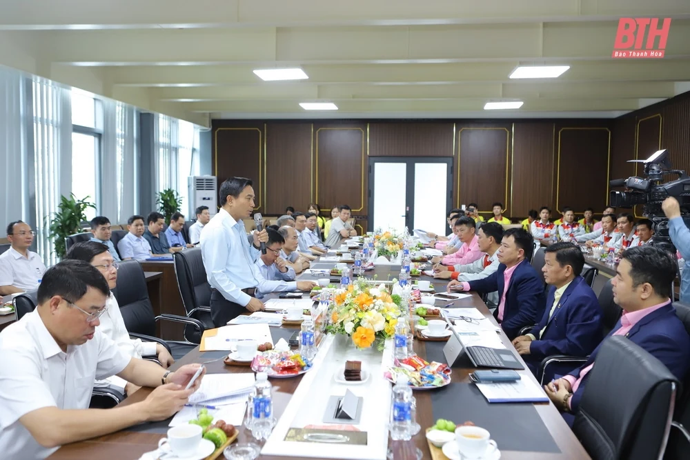 Bí thư Tỉnh ủy Nguyễn Doãn Anh kiểm tra tình hình sản xuất tại Nhà máy Cơ khí công nghệ cao Nghi Sơn và Công ty Xi măng Nghi Sơn