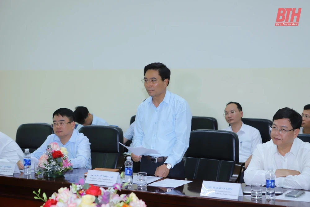 Bí thư Tỉnh ủy Nguyễn Doãn Anh kiểm tra tình hình sản xuất tại Nhà máy Cơ khí công nghệ cao Nghi Sơn và Công ty Xi măng Nghi Sơn