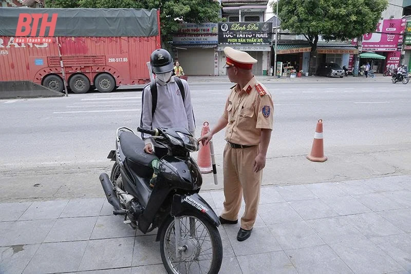 Kiên quyết “không giao xe cho người không đủ điều kiện điều khiển”