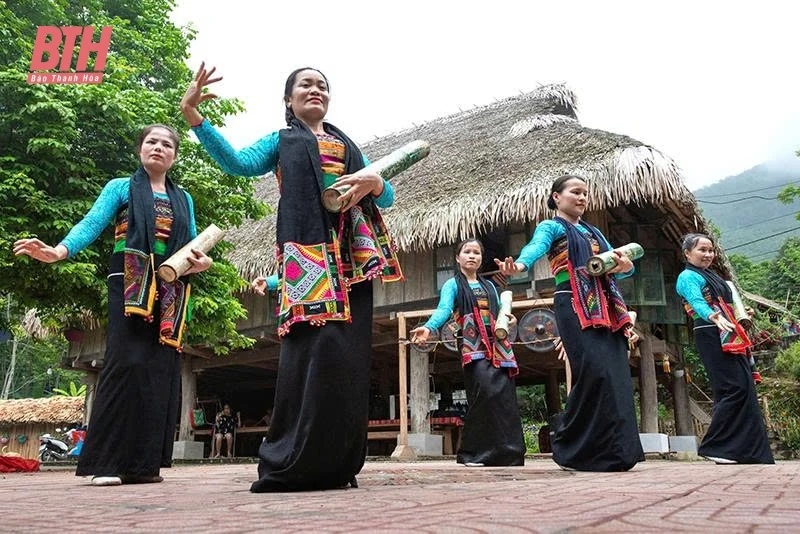 Bảo tồn nhà sàn truyền thống gắn với phát triển du lịch cộng đồng