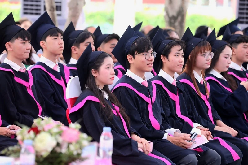 Thanh niên cần gì để tự tin bước ra thế giới?