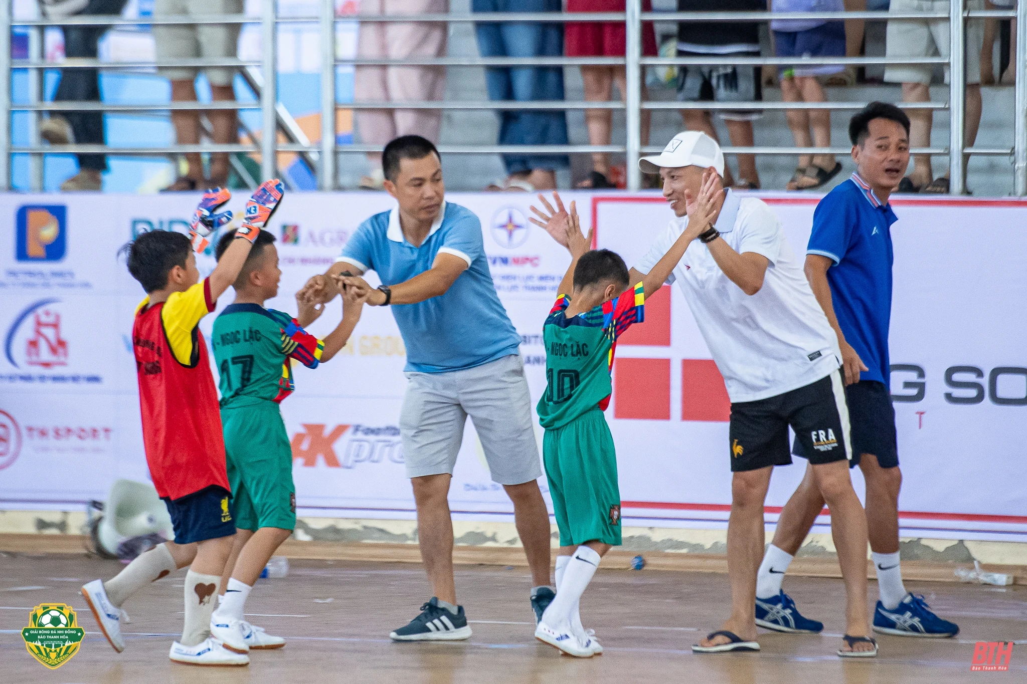 Giải Bóng đá Nhi đồng Báo Thanh Hoá lần thứ IV: Rực lửa trận “chung kết sớm” lứa tuổi U10