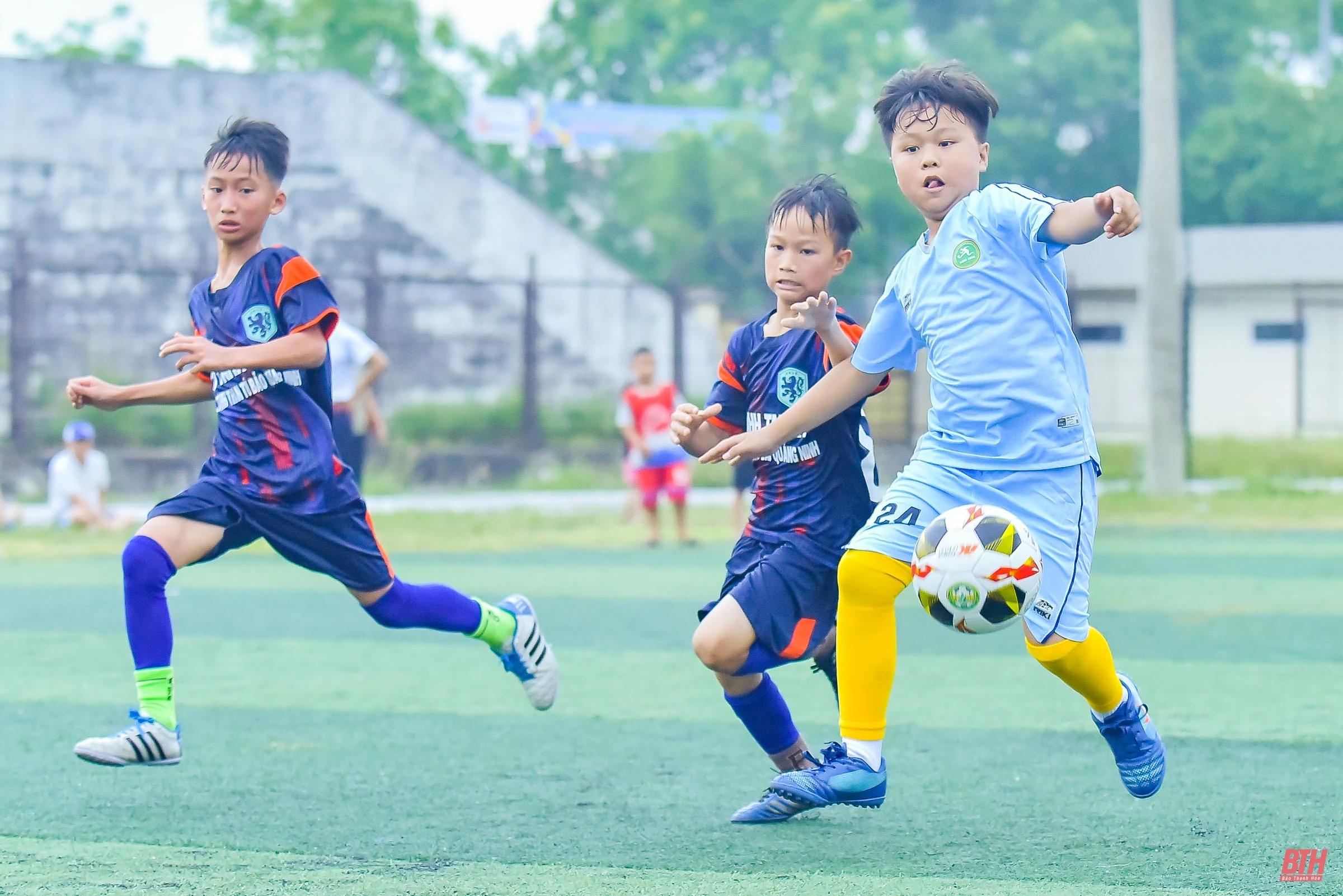 Giải Bóng đá Nhi đồng Báo Thanh Hoá lần thứ IV: Rực lửa trận “chung kết sớm” lứa tuổi U10