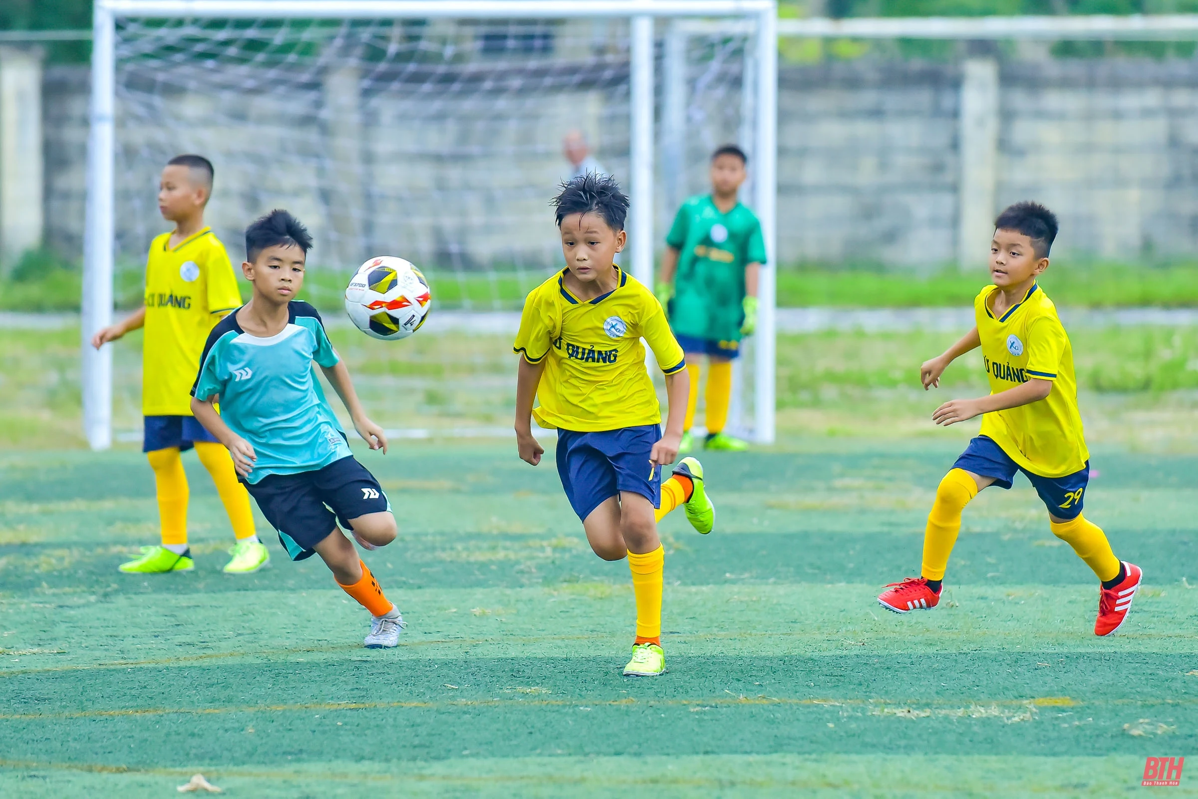 Giải Bóng đá Nhi đồng Báo Thanh Hoá lần thứ IV: Rực lửa trận “chung kết sớm” lứa tuổi U10