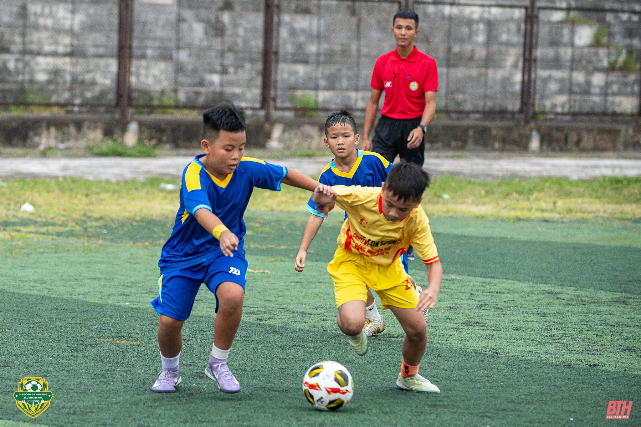 Giải Bóng đá Nhi đồng Báo Thanh Hoá lần thứ IV: Rực lửa trận “chung kết sớm” lứa tuổi U10