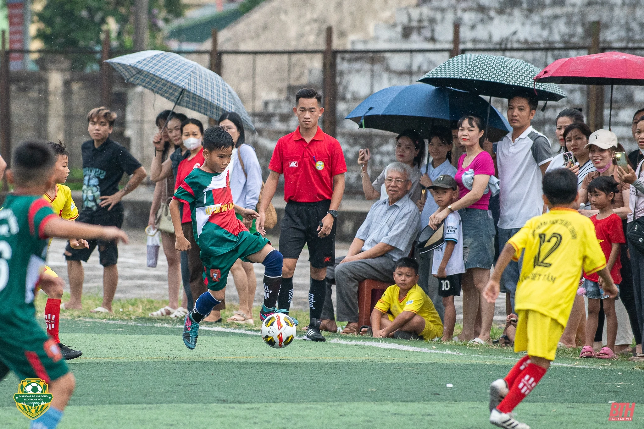 Giải Bóng đá Nhi đồng Báo Thanh Hoá lần thứ IV: Rực lửa trận “chung kết sớm” lứa tuổi U10