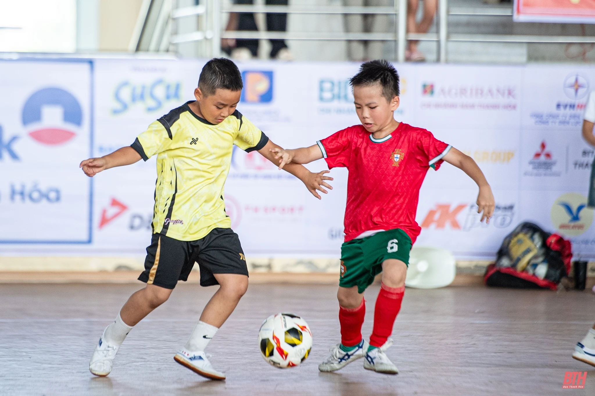 Kịch tính lượt trận sáng 7/6: Đỉnh cao màn so tài Thạch Thành - Nghi Sơn