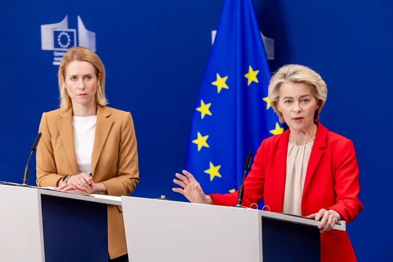 EU đề xuất lệnh trừng phạt mới đối với dầu mỏ, ngân hàng, Nord Stream và hạm đội bóng tối của Nga