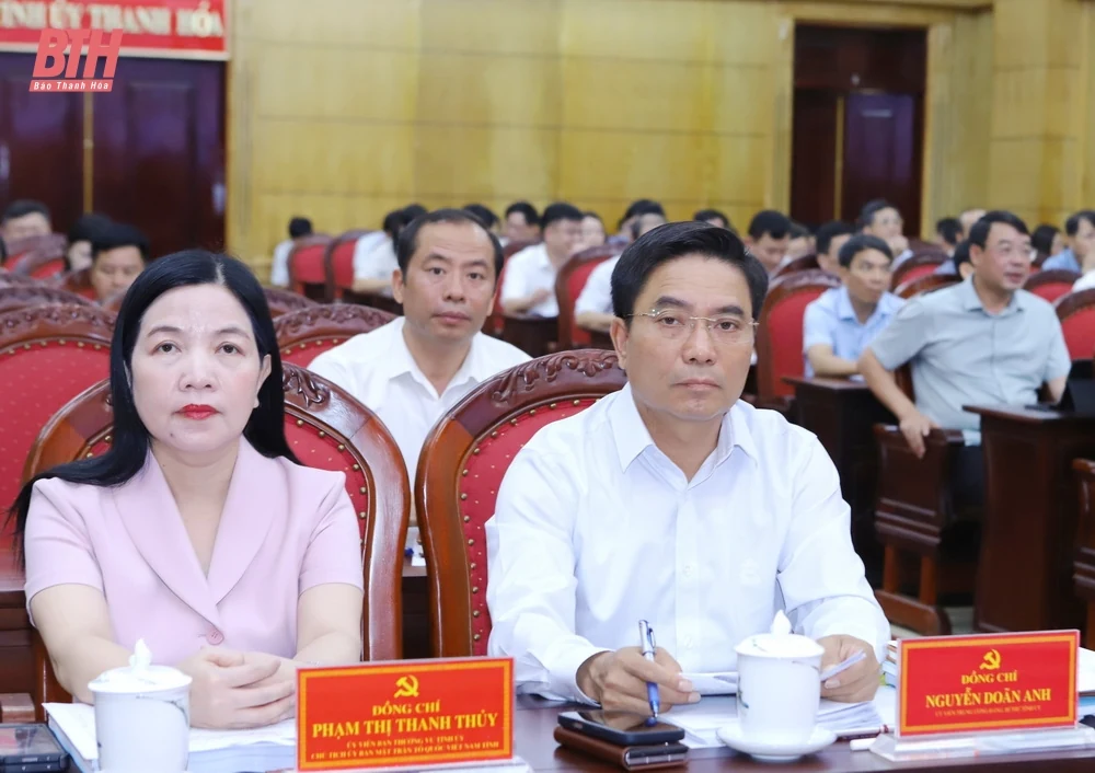 Tập huấn chuyên môn, nghiệp vụ công tác tổ chức xây dựng Đảng, quản lý nhà nước, tổ chức và hoạt động của MTTQ, các đoàn thể chính trị ở cấp xã (mới)