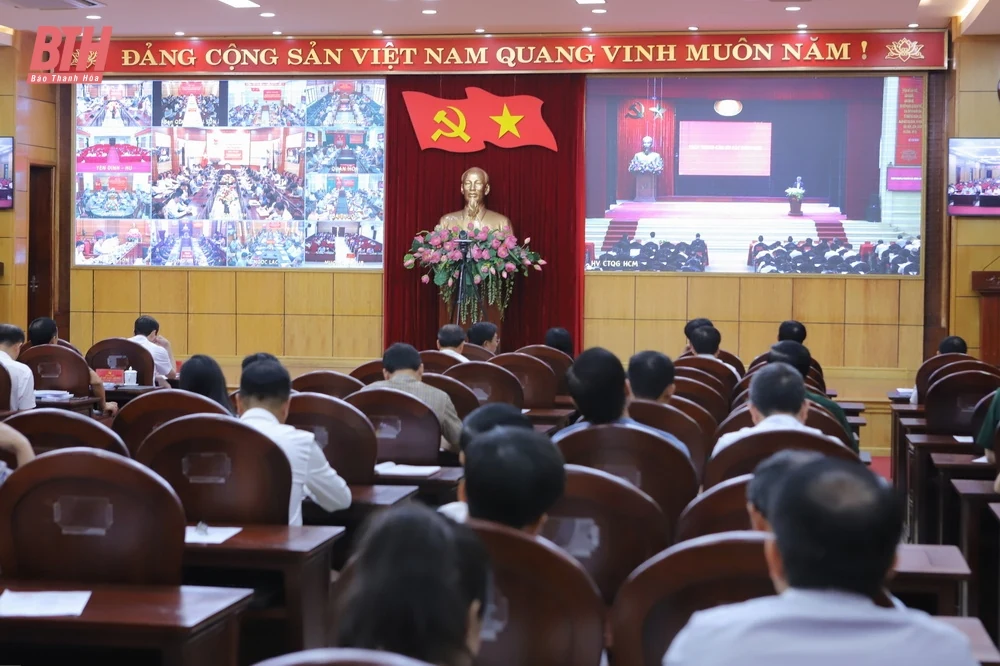 Tập huấn chuyên môn, nghiệp vụ công tác tổ chức xây dựng Đảng, quản lý nhà nước, tổ chức và hoạt động của MTTQ, các đoàn thể chính trị ở cấp xã (mới)