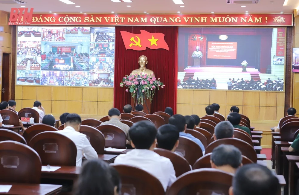 Tập huấn chuyên môn, nghiệp vụ công tác tổ chức xây dựng Đảng, quản lý nhà nước, tổ chức và hoạt động của MTTQ, các đoàn thể chính trị ở cấp xã (mới)