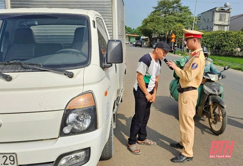 Xử lý gần 1.300 trường hợp vi phạm quy định nồng độ cồn