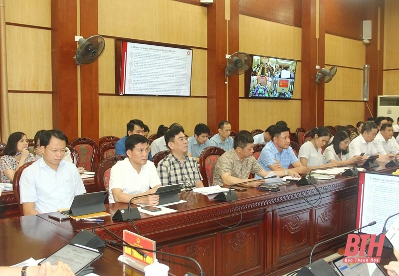 Triển khai nhiệm vụ cải cách thủ tục hành chính phục vụ chính quyền địa phương hai cấp