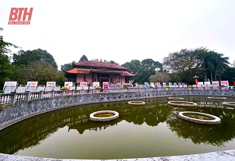 Ra sức thi đua để xây dựng đất nước phồn vinh, hạnh phúc