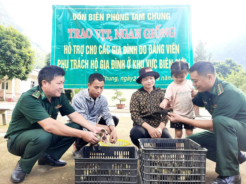 Chiến sĩ quân hàm xanh “dân vận khéo” trên vùng biên cương