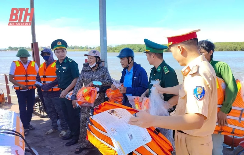 Hiệu quả phong trào “Văn hóa giao thông với bình yên sông nước”