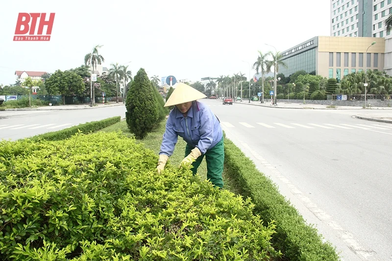 Người giữ cho phố phường sạch đẹp, văn minh