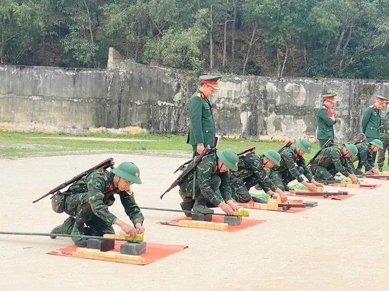 Coi trọng huấn luyện đồng bộ và chuyên sâu