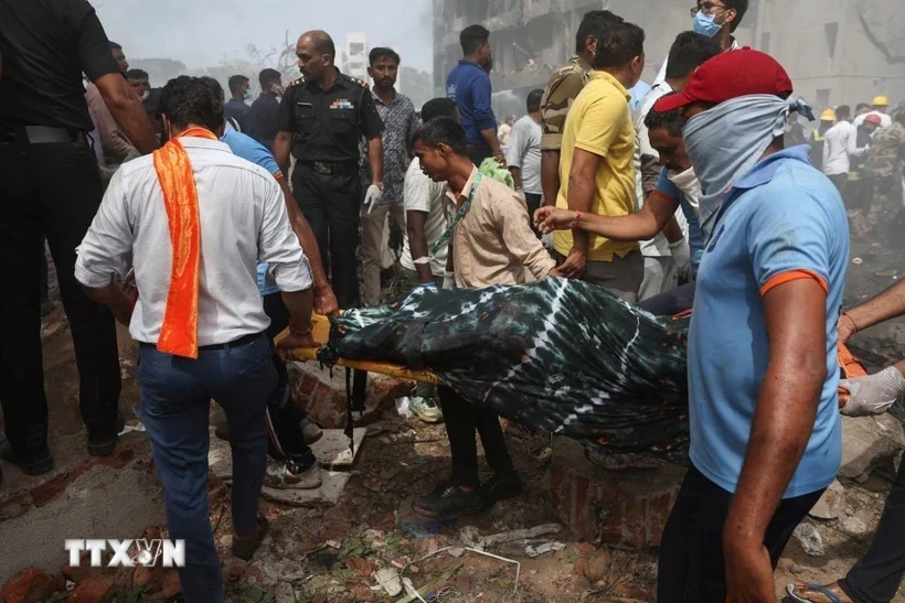 Vụ rơi máy bay tại Ấn Độ: Cảnh sát xác nhận ít nhất 265 người tử vong