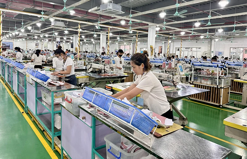 Phát huy vai trò của nữ công nhân, viên chức, lao động trong các phong trào thi đua