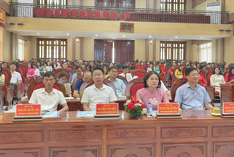 Hậu Lộc tổng kết năm học 2024-2025 và tôn vinh, khen thưởng tập thể, cá nhân đạt thành tích