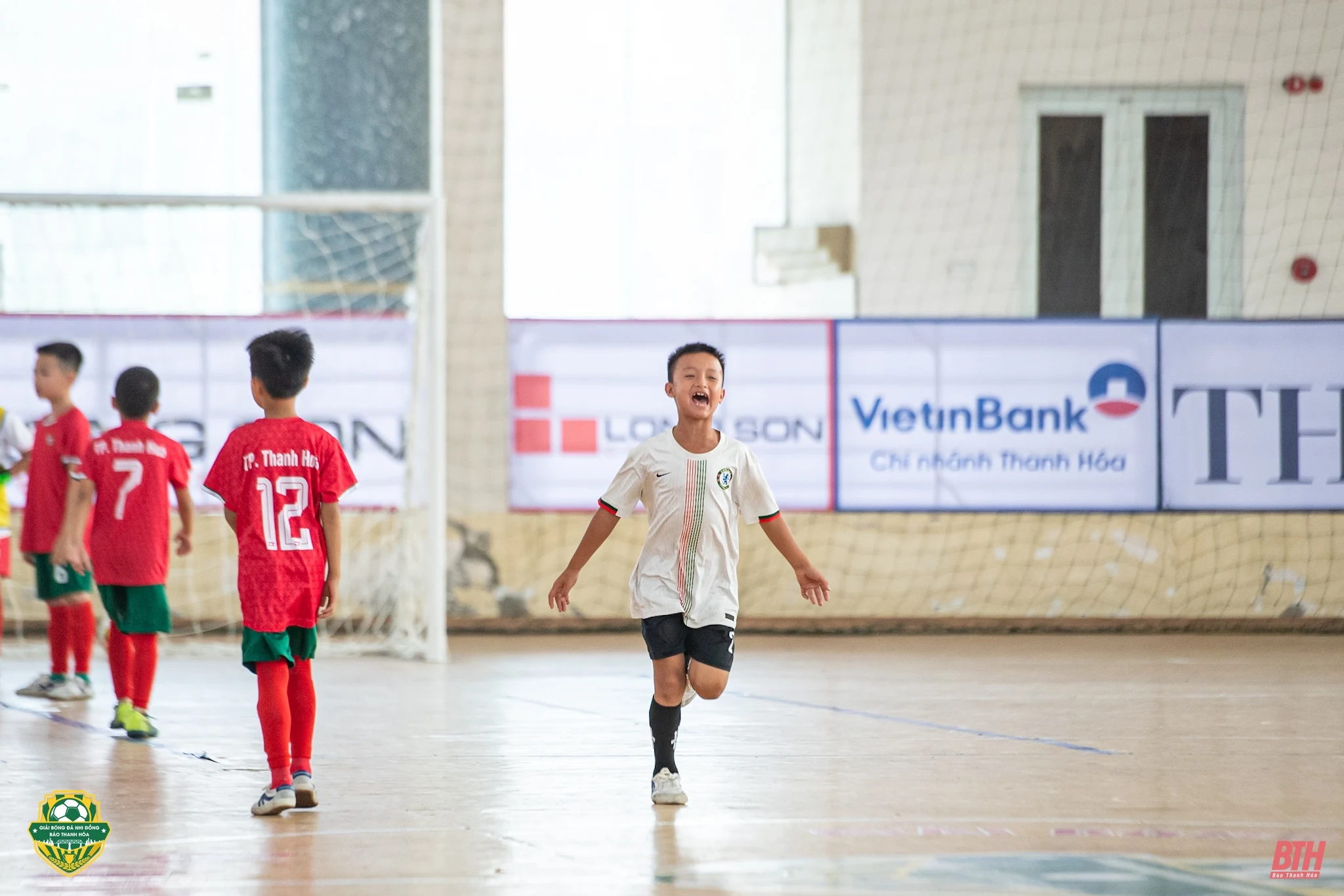 Loạt penalty nghẹt thở đưa Thạch Thành vào bán kết, chia tay ĐKVĐ U8 TP Thanh Hoá