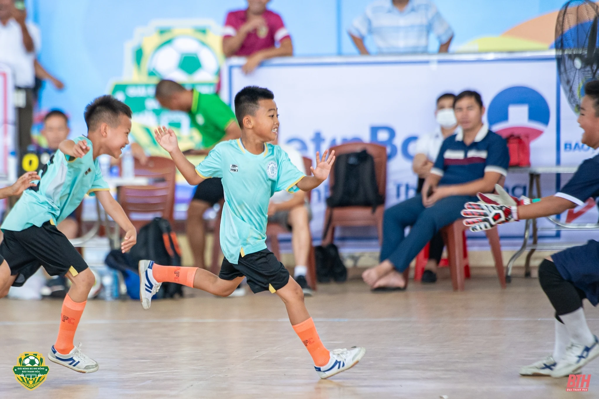 U8 Nghi Sơn giành vé vào bán kết sau chiến thắng nghẹt thở trước U8 Cẩm Thuỷ