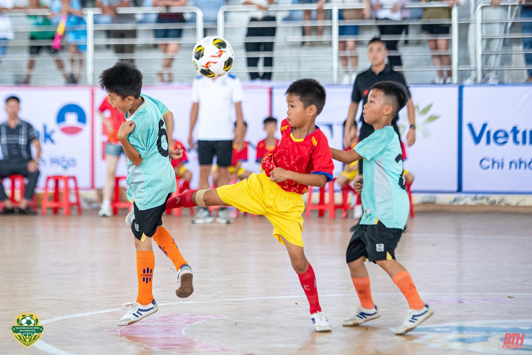 U8 Nghi Sơn giành vé vào bán kết sau chiến thắng nghẹt thở trước U8 Cẩm Thuỷ