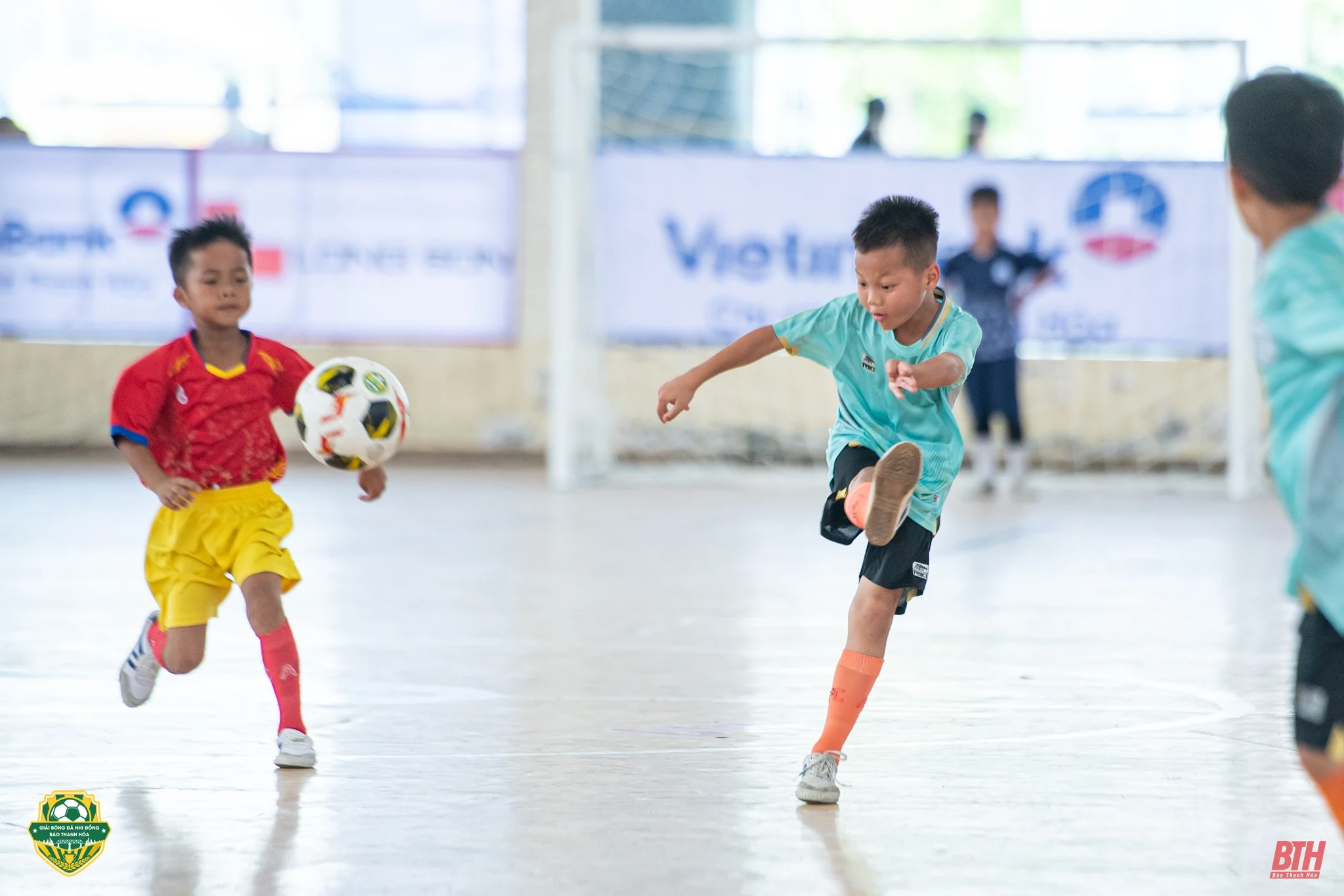 U8 Nghi Sơn giành vé vào bán kết sau chiến thắng nghẹt thở trước U8 Cẩm Thuỷ