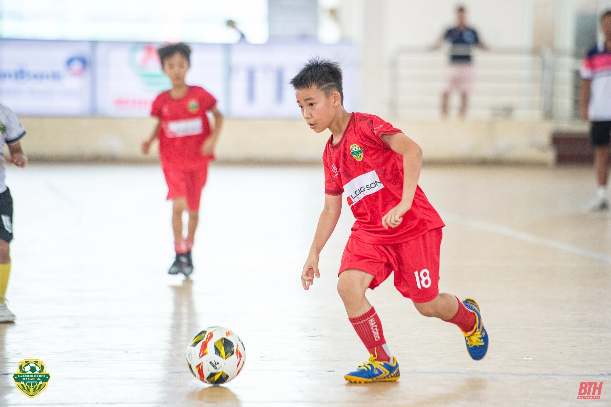 Thắng đậm Thạch Thành, Thiệu Hoá giành vé vào chung kết lứa tuổi U8