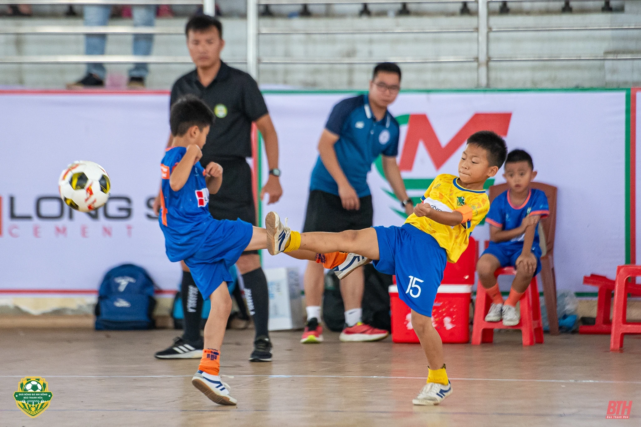 U8 Nghi Sơn đánh bại Như Thanh sau màn rượt đuổi điên rồ, giành vé vào chung kết