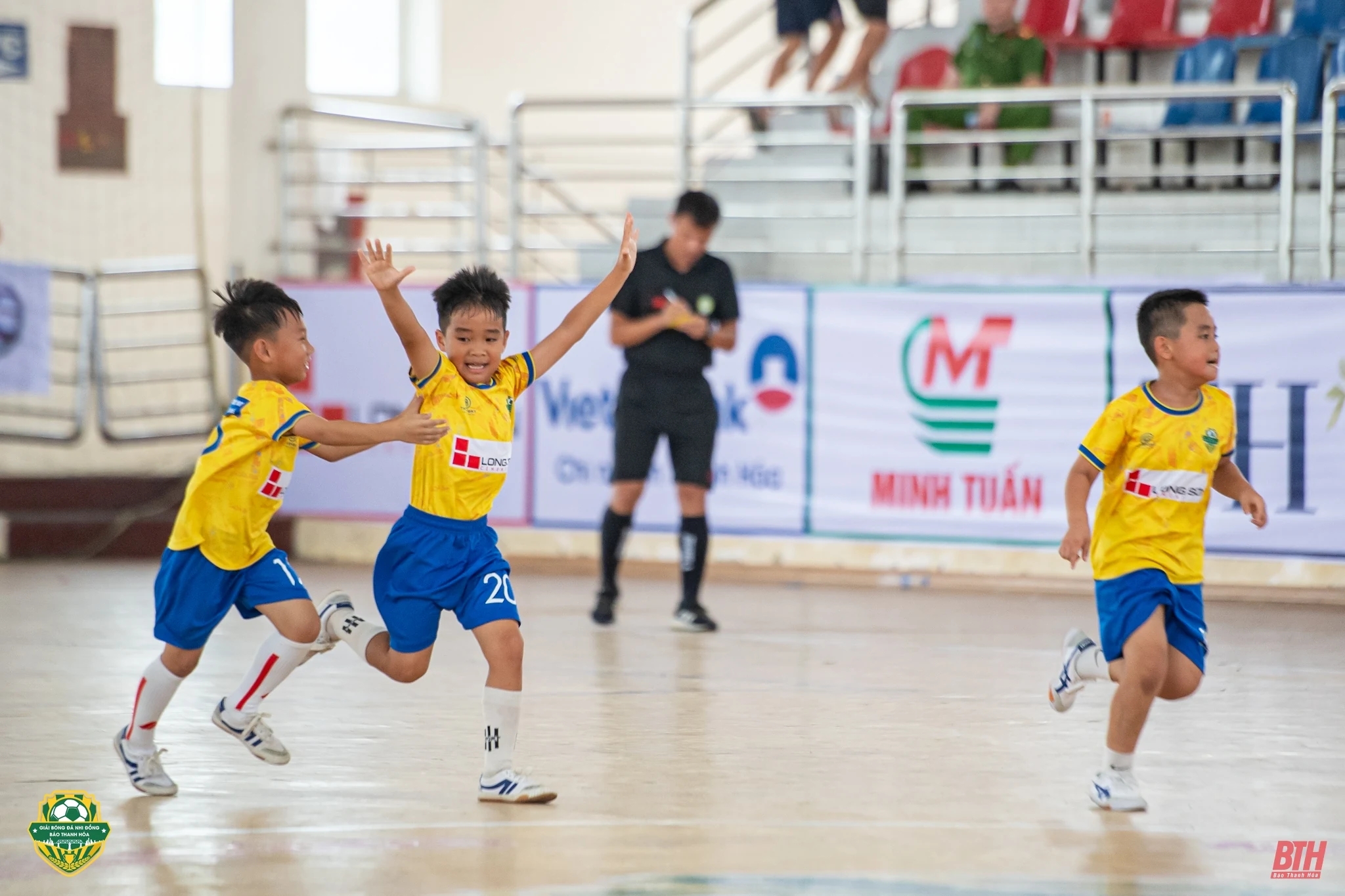 U8 Nghi Sơn đánh bại Như Thanh sau màn rượt đuổi điên rồ, giành vé vào chung kết