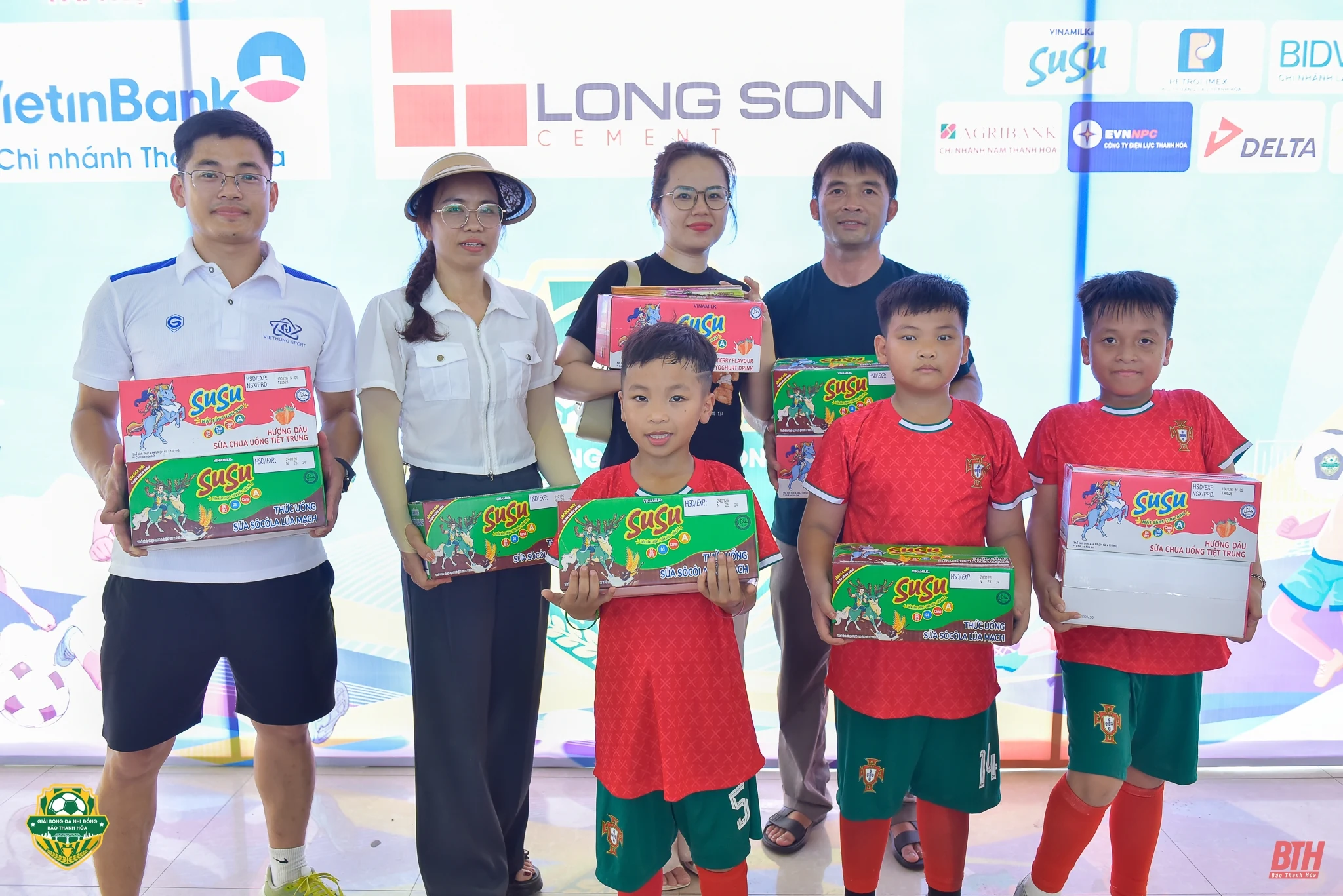 Vinamilk tiếp năng lượng, đồng hành cùng những bước chạy tuổi thơ tại giải Bóng đá Nhi đồng Báo Thanh Hóa năm 2025