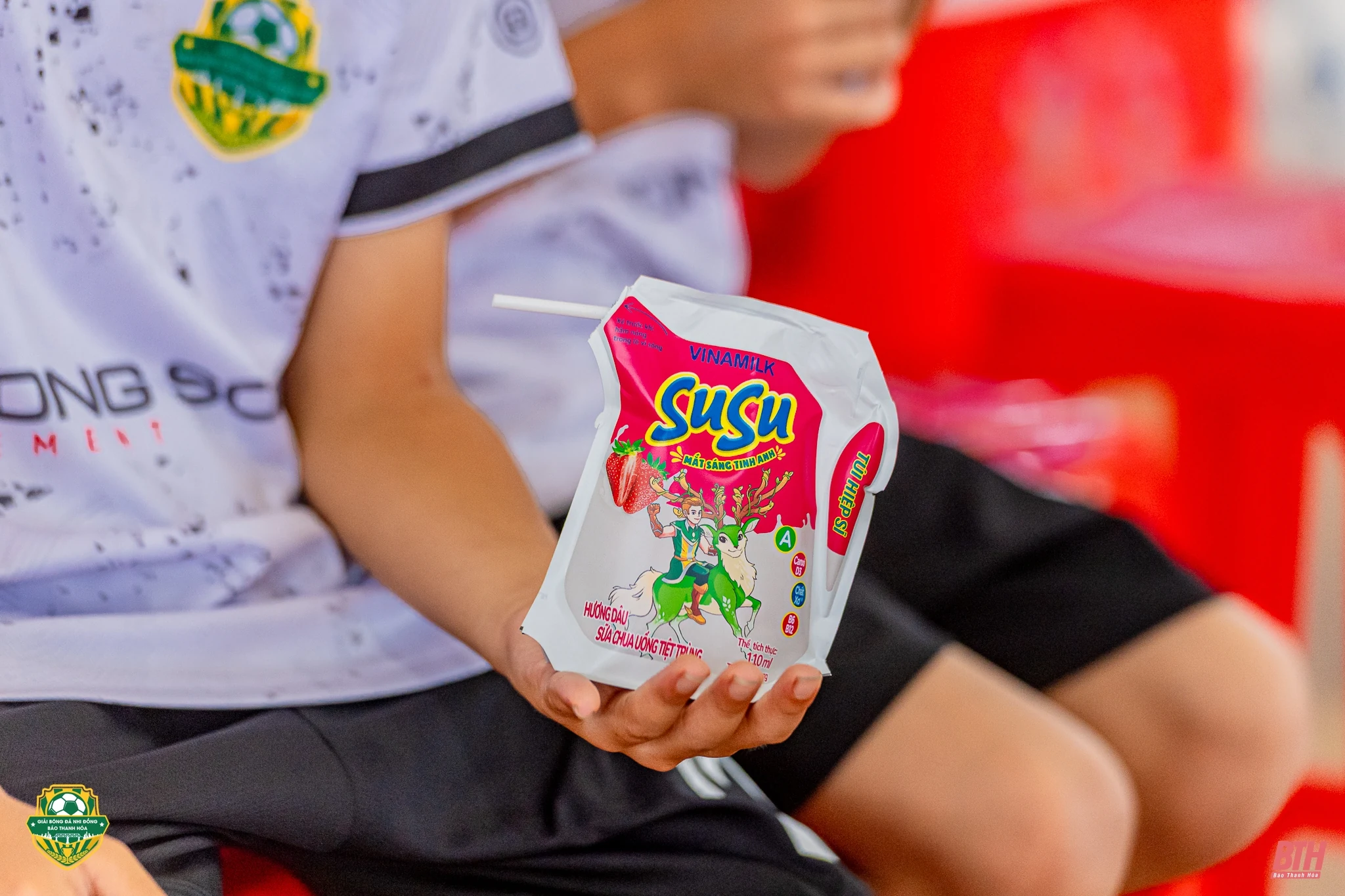 Vinamilk tiếp năng lượng, đồng hành cùng những bước chạy tuổi thơ tại giải Bóng đá Nhi đồng Báo Thanh Hóa năm 2025