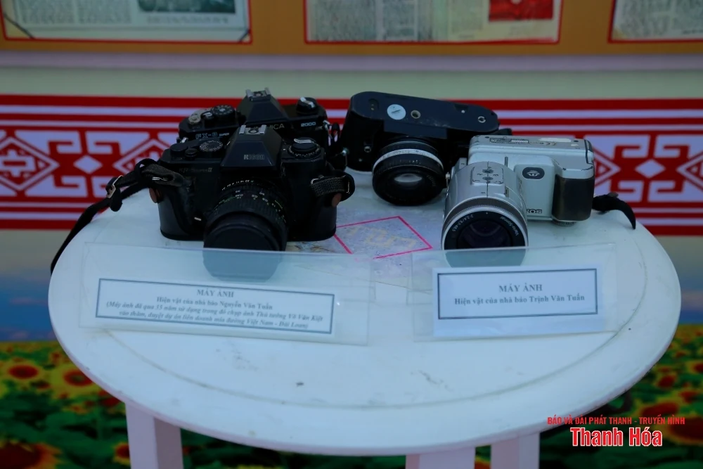 Triển lãm trưng bày hàng chục hiện vật gắn bó với các thế hệ người làm báo xứ Thanh
