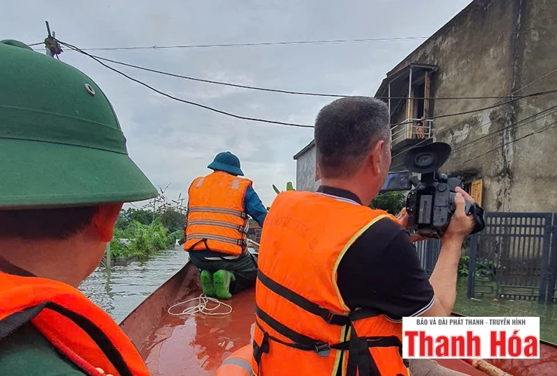 Nghề báo và “cuộc đua” với mạng xã hội