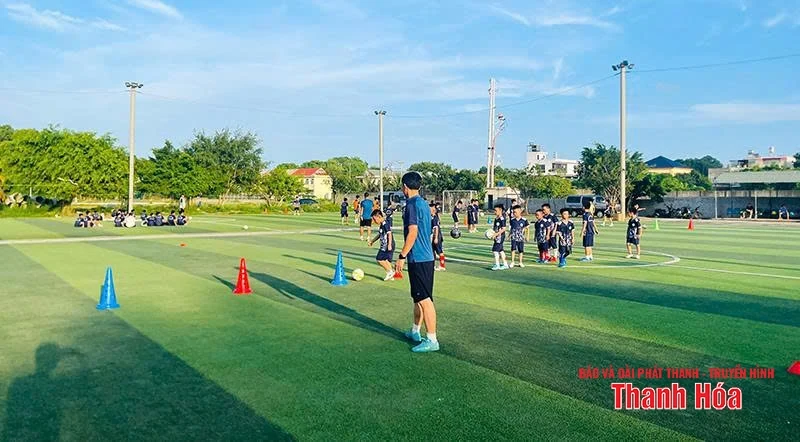 Ươm mầm tài năng trẻ từ bóng đá cộng đồng