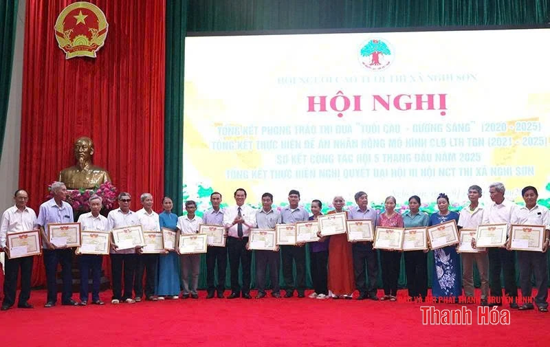 Người cao tuổi thị xã Nghi Sơn phát huy vai trò “Tuổi cao - gương sáng”