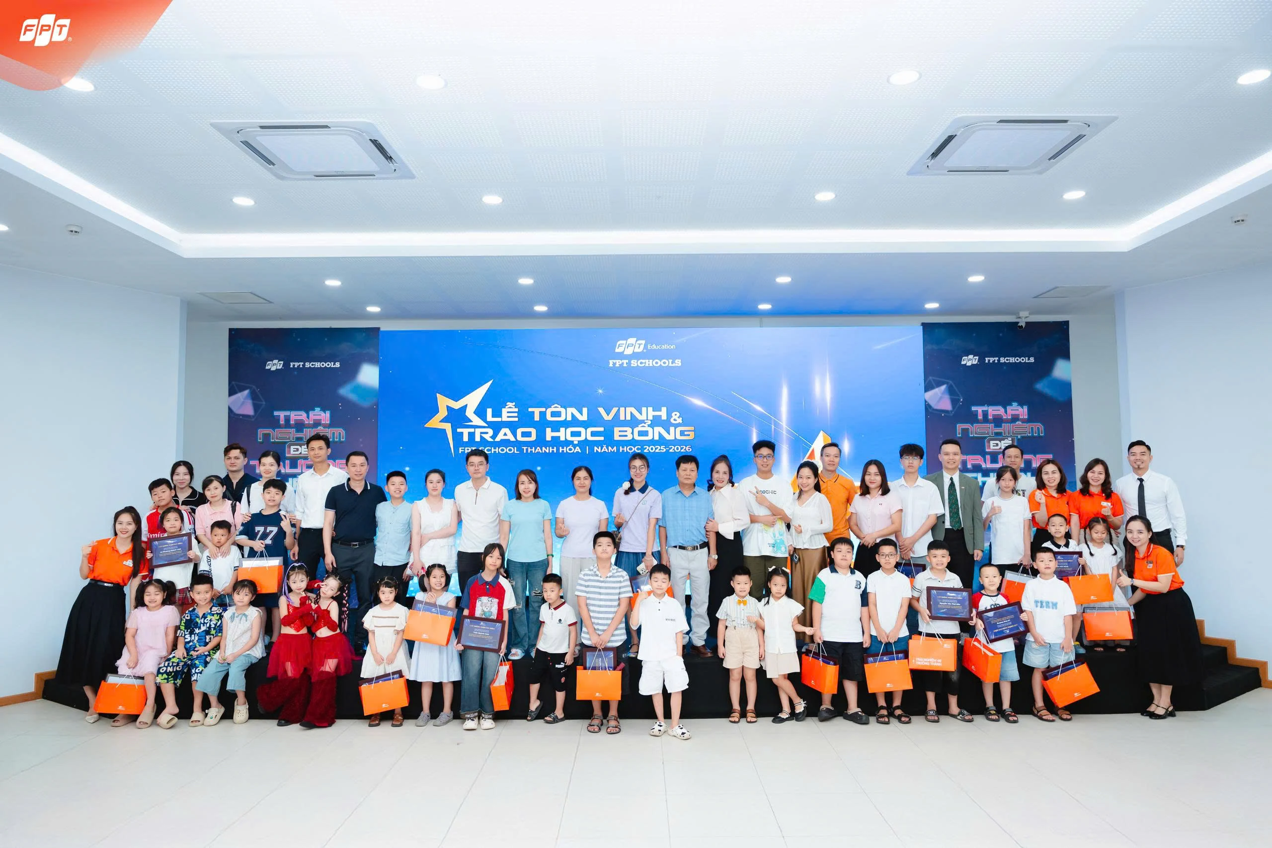 FPT School Thanh Hóa tôn vinh và trao học bổng cho gần 300 học sinh xuất sắc
