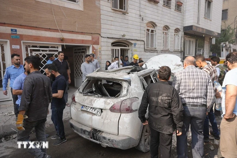 Căng thẳng Israel-Iran: 18 công dân Việt Nam đã được sơ tán khỏi Iran