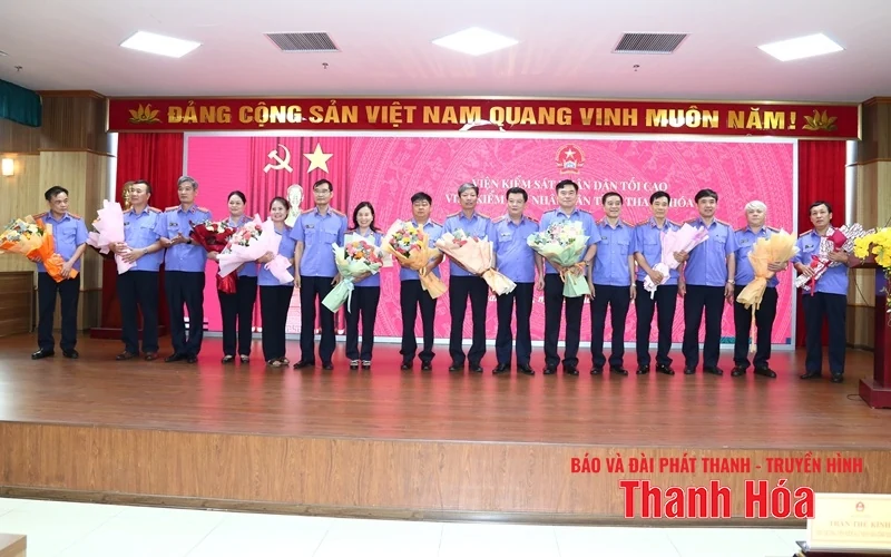 Viện Kiểm sát Nhân dân tỉnh công bố và trao quyết định về công tác cán bộ