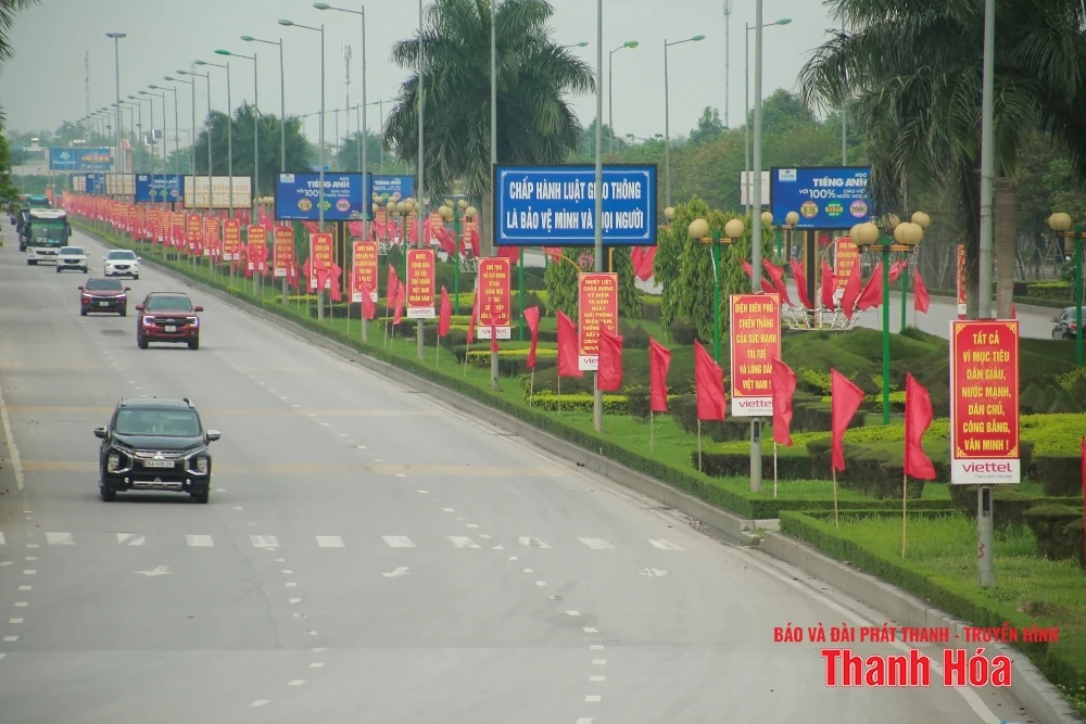 Thanh Hóa rực rỡ cờ hoa chào mừng chính quyền địa phương 2 cấp