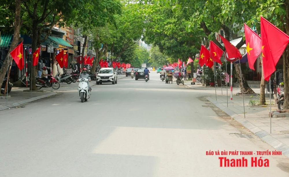 Thanh Hóa rực rỡ cờ hoa chào mừng chính quyền địa phương 2 cấp