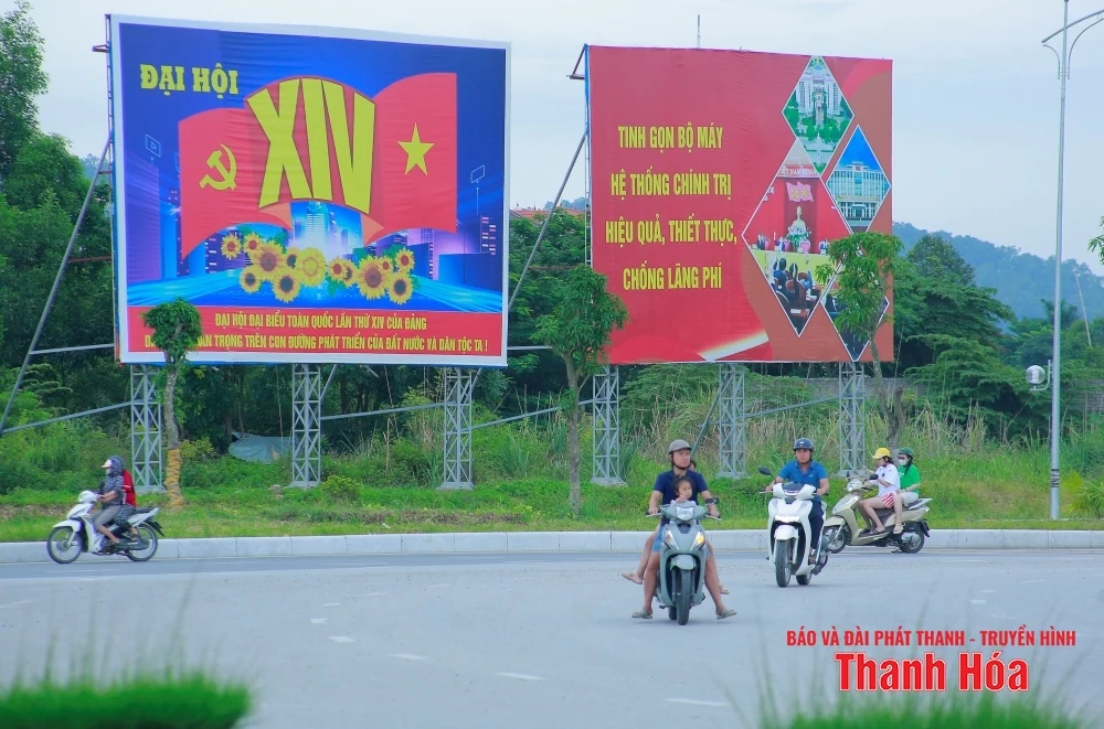 Thanh Hóa rực rỡ cờ hoa chào mừng chính quyền địa phương 2 cấp