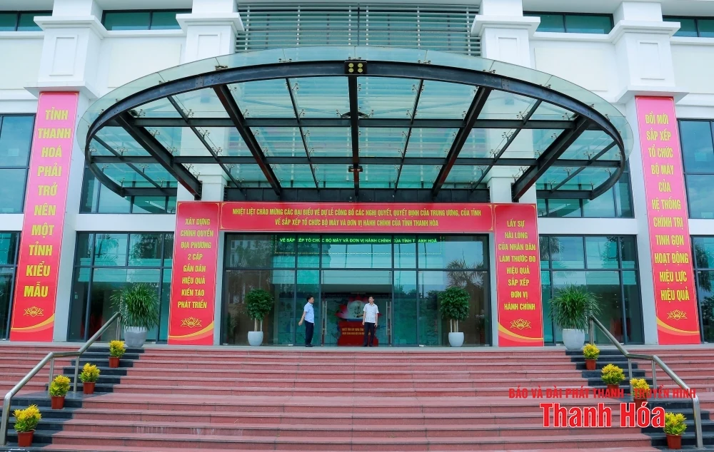 Thanh Hóa rực rỡ cờ hoa chào mừng chính quyền địa phương 2 cấp