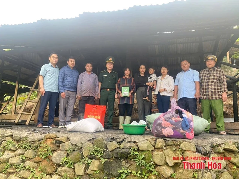 “3 bám, 4 cùng” với Nhân dân miền biên viễn